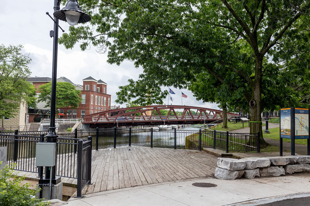 Fairport Liftbridge viewed from Kennelley Park